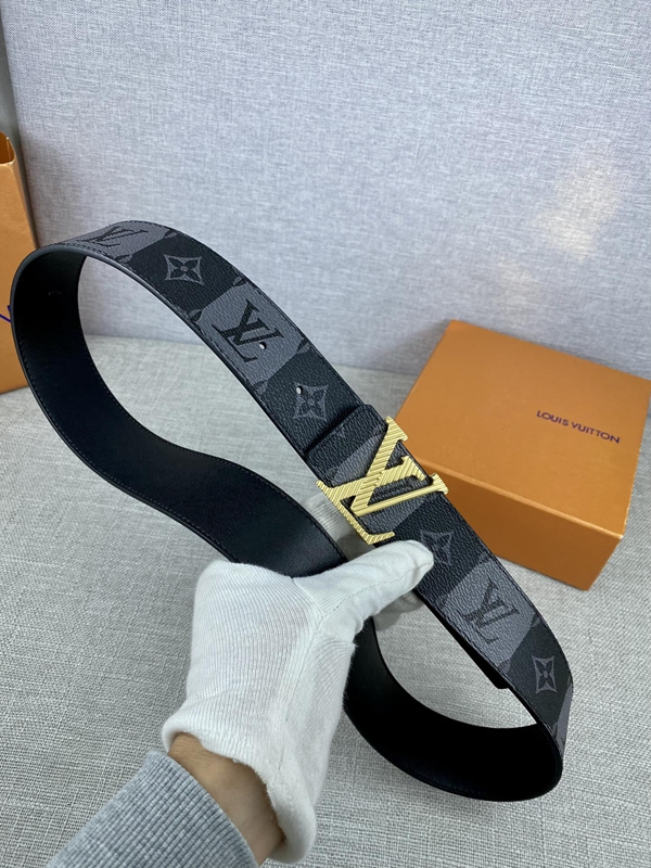 激安ルイヴィトンベルト着用イメージ